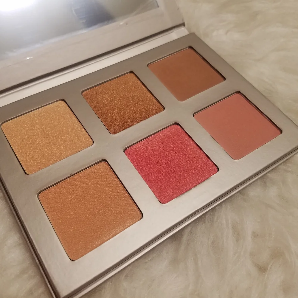 🆕 Iconic London Blaze Chaser Face Palette